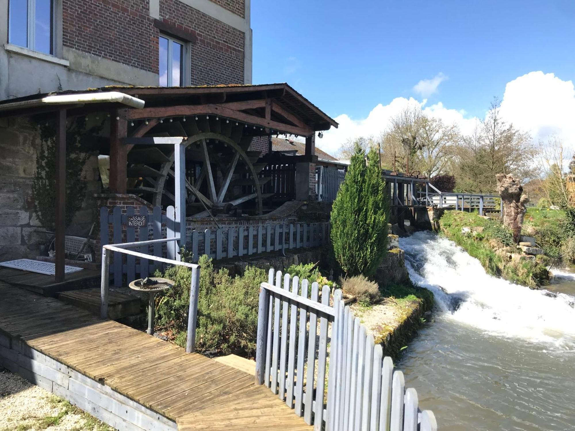 Logis - Hotel & Restaurant Moulin Des Forges Saint-Omer-en-Chaussée Exterior foto